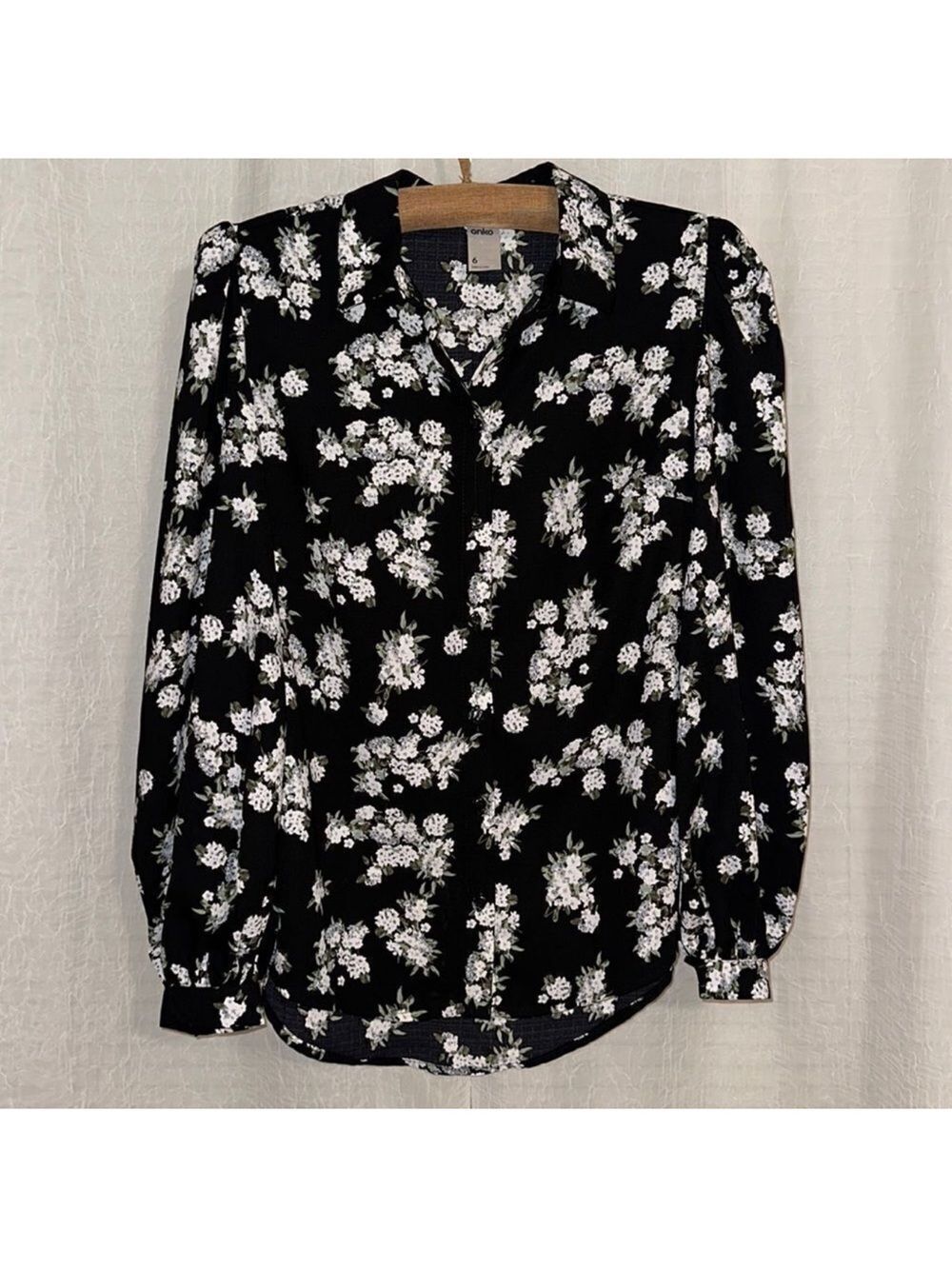 anko 4 Black White Blue Green Floral Blossoms Long Sleeve Button Front Blouse